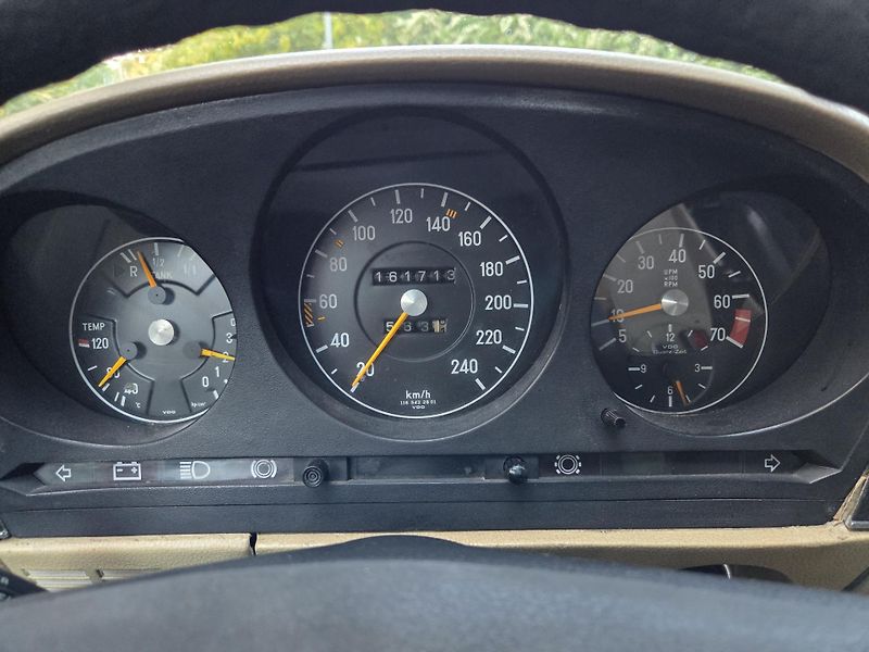 Mercedes-Benz SL (1977) w107 350 SLC V8 - fotka 26 z 27