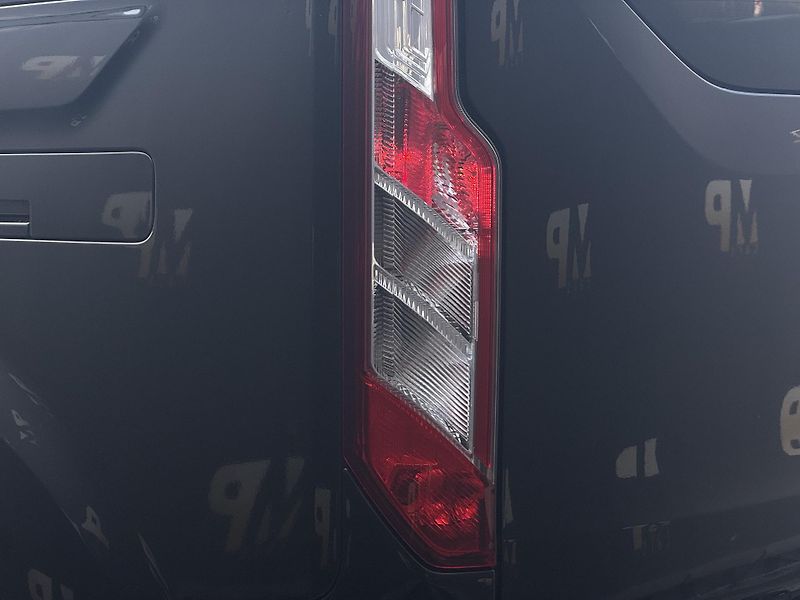 Ford Tourneo Custom (2019) 2.0 TDCi Titanium X, L2, DPH   - fotka 34 z 38