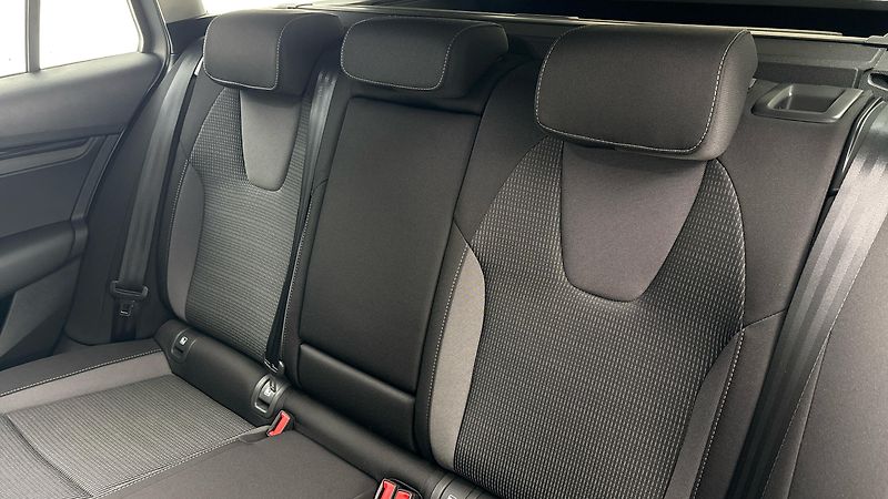 Škoda Octavia 1.0 TSI Ambition Combi - fotka 16 z 24