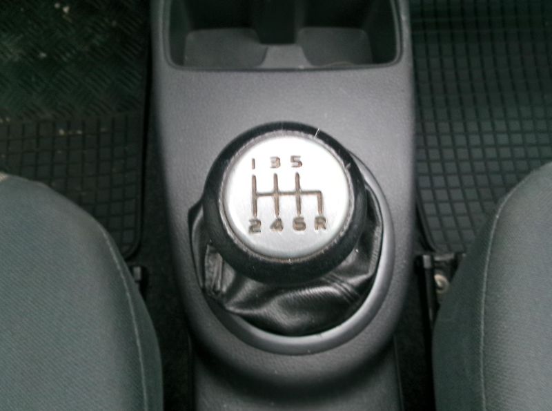 Suzuki SX4 (2009) 1.9DDiS 4x4 KLIMA výhřev TAŽNÉ - fotka 20 z 30