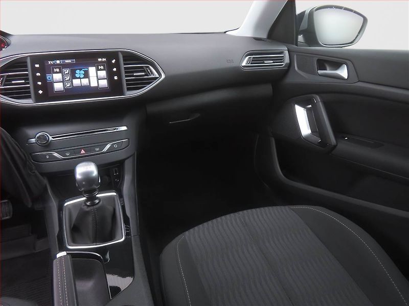 Peugeot 308 (2017) 1.2 PureTech, Serv.kniha, Navi - fotka 8 z 15