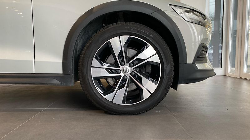 Volvo V60 Cross Country Pro, B4 AWD, 145 - fotka 25 z 28