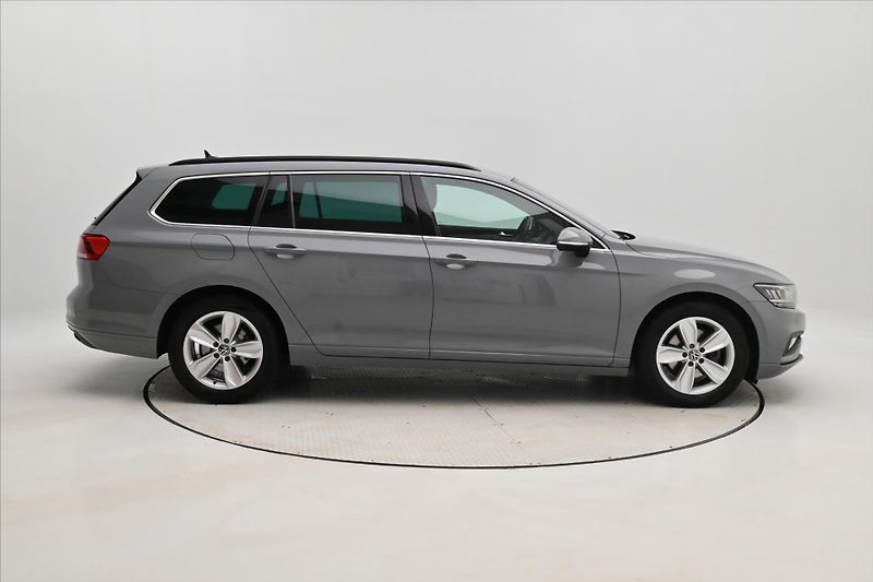 Volkswagen Passat 2,0 TDI 110 kW DSG Business Zá - fotka 4 z 31