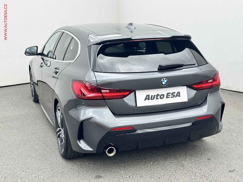 BMW Řada 1 (2020) 1.5T 118i, M Sport, AT, +ALU - fotka 6 z 17