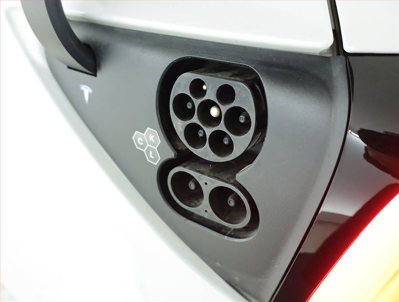 Tesla Model 3 (2023) Standard Range LFP, SoH 94% - fotka 21 z 22