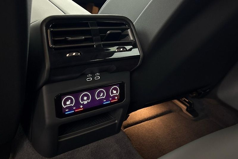 BMW Řada 5 540d xDrive Touring - fotka 11 z 16