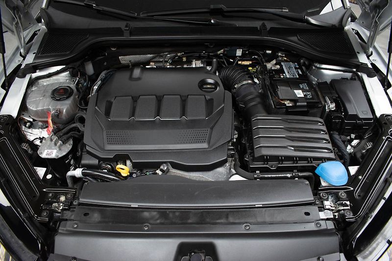 Škoda Octavia RS 2.0 TDI 147kW 4x4*DPH*ČR 1M - fotka 30 z 33