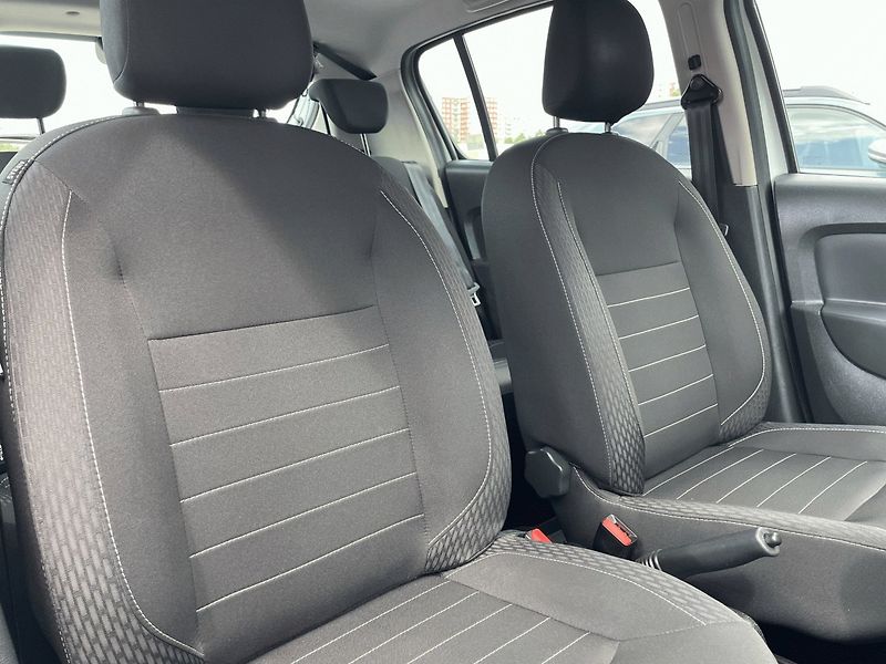 Dacia Sandero (2020) 1.0 TCe,54kW,Klima,ČR - fotka 25 z 28