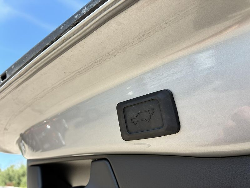 Toyota RAV4 2.5 HSD e-CVT AWD Comf. Style - fotka 23 z 23
