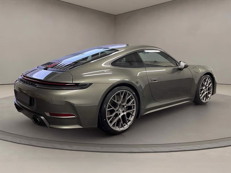 Porsche 911 (2026) Carrera 4S Lift InnoDrive BOSE - fotka 8 z 21