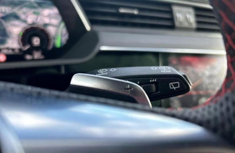 Audi SQ8 e-tron Q 360 HuD 4 zóny Matrix - fotka 12 z 18