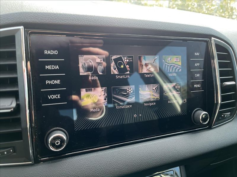 Škoda Karoq 2,0 TDi 110 4x4 DSG TAŽNÉ -DPH - fotka 20 z 47