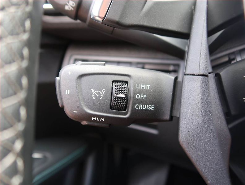Peugeot 3008 (2021) 1.2 PureTech - fotka 20 z 23