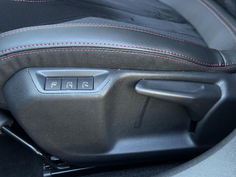 Peugeot 308 308 GTi 272PS NAVI Soundsystem - fotka 15 z 43