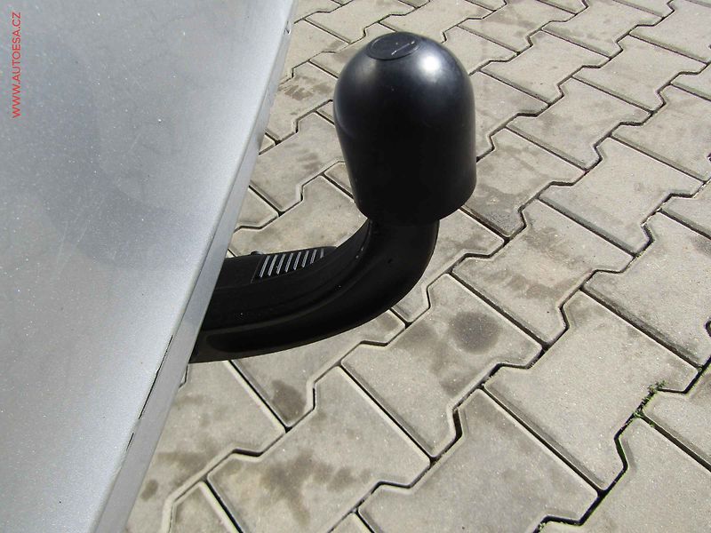 Škoda Superb (2010) 2.0 TDi, Ambition, TZ, xenon - fotka 19 z 20