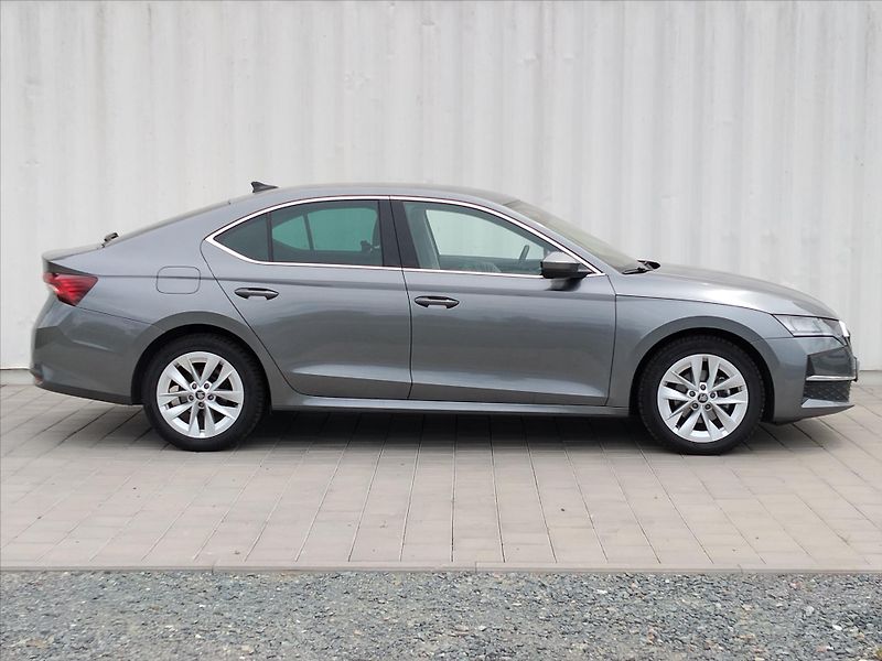 Škoda Octavia 1,5   M-HEV TOP SELECTION 110k - fotka 25 z 31
