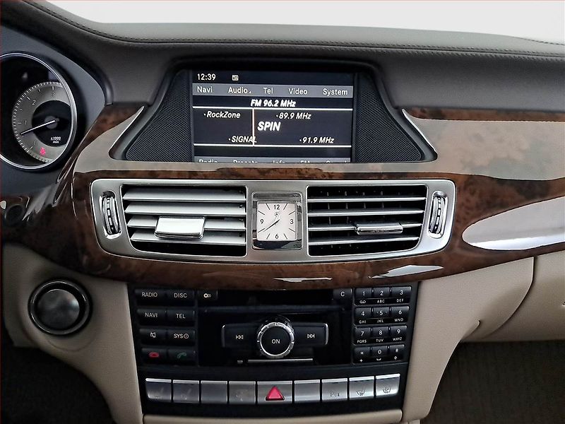 Mercedes-Benz CLS (2011) 350 CDI, Automat, Kůže, Navi - fotka 12 z 21