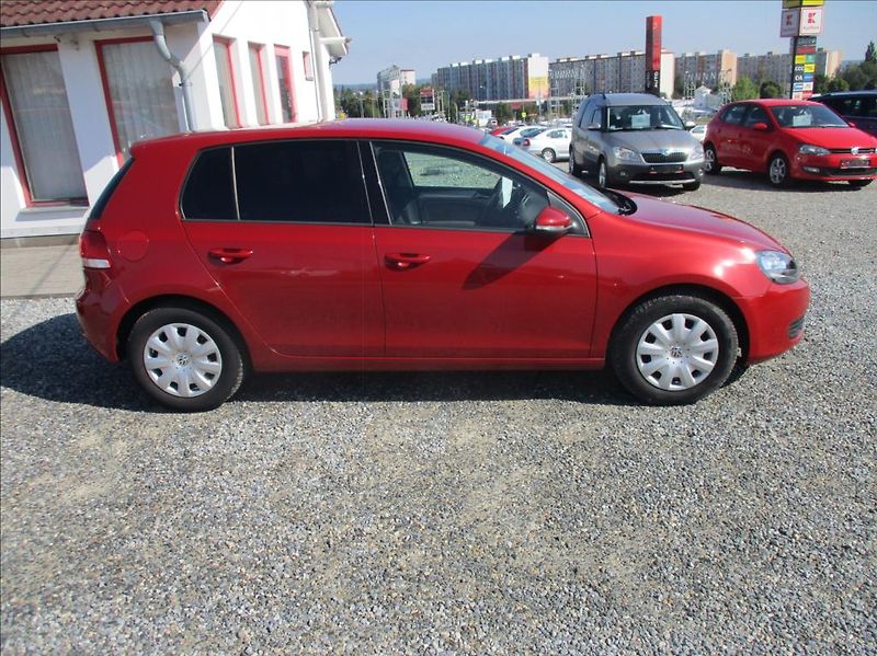 Volkswagen Golf 1,4 i 16v, aut.klima,servis, - fotka 5 z 29