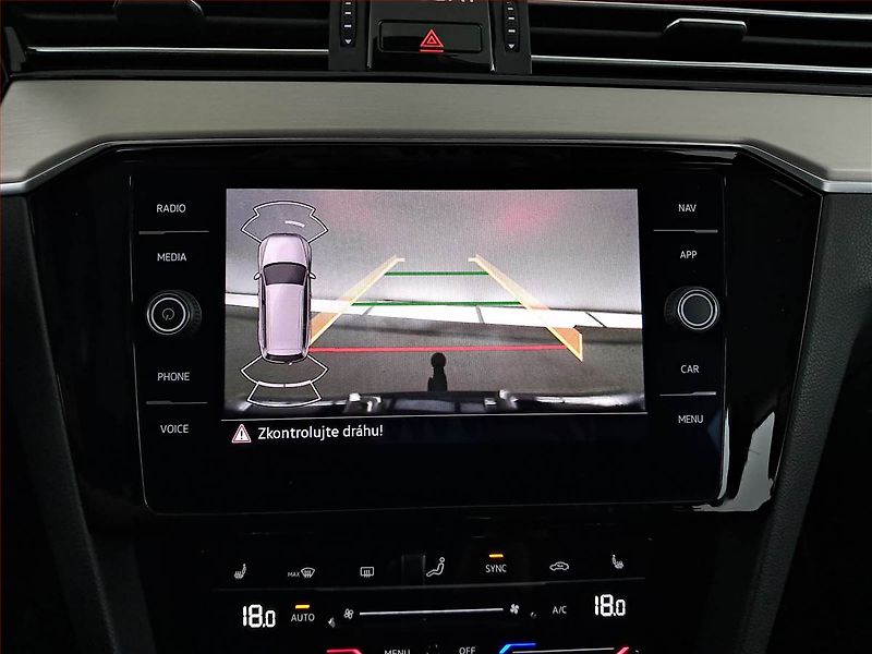 Volkswagen Passat (2021) Elegance 2.0 TDI - fotka 19 z 24