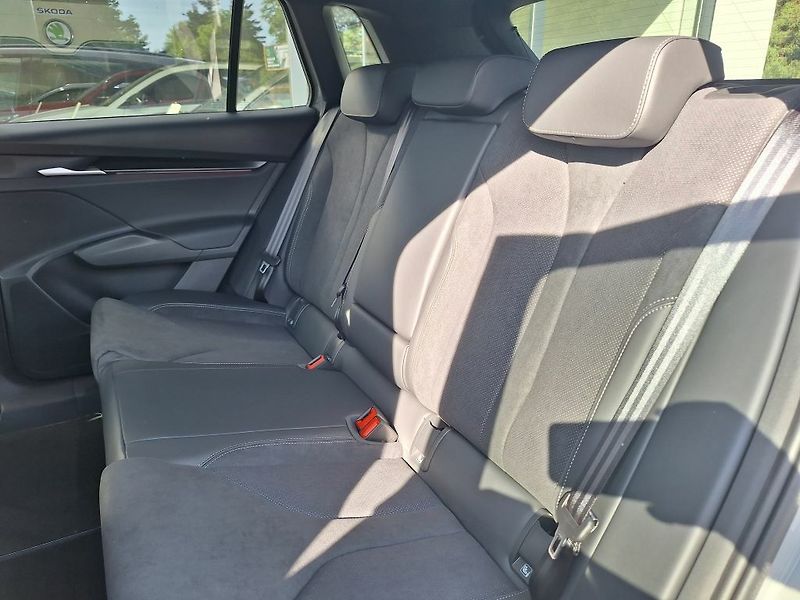 Škoda Elroq Sportline 85Kwh 210kW - fotka 8 z 11