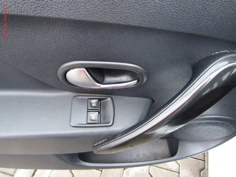 Dacia Sandero (2019) 1.0 SCe, ČR, AC, STK1/28 - fotka 11 z 13