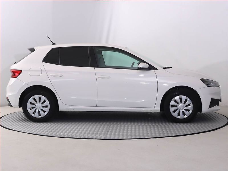 Škoda Fabia (2022) 1.0 TSI, Tempomat - fotka 6 z 19