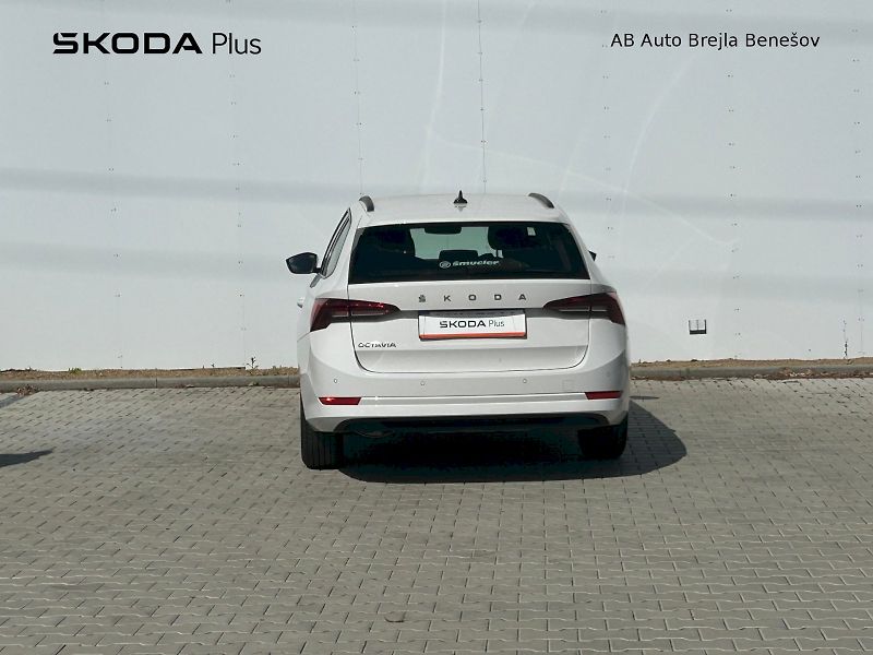 Škoda Octavia (2023) COMBI AMBITION 2.0TDI 110kW 6° - fotka 9 z 26