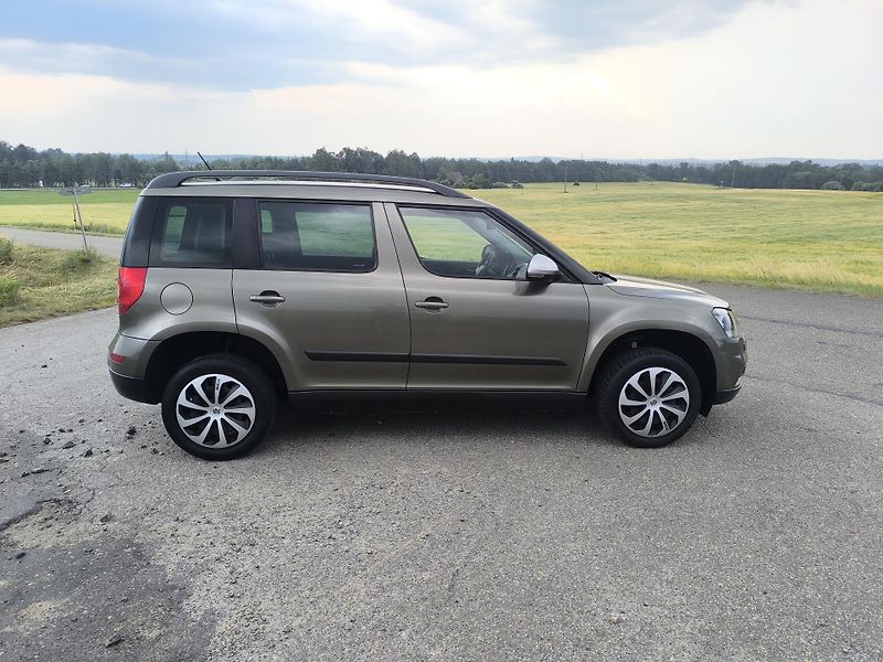 Škoda Yeti (2015) 2.0TDi DOLOŽENÉ KM - fotka 8 z 27