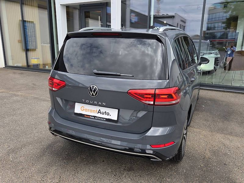 Volkswagen Touran (2026) 1.5 TSI R-line DSG 7míst - fotka 3 z 46