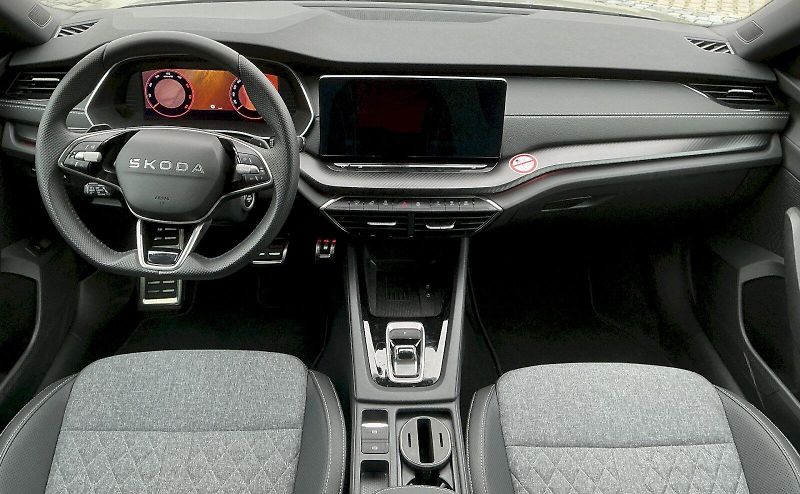 Škoda Octavia (2026) Combi 2.0 TDI DSG Sportline - fotka 5 z 38