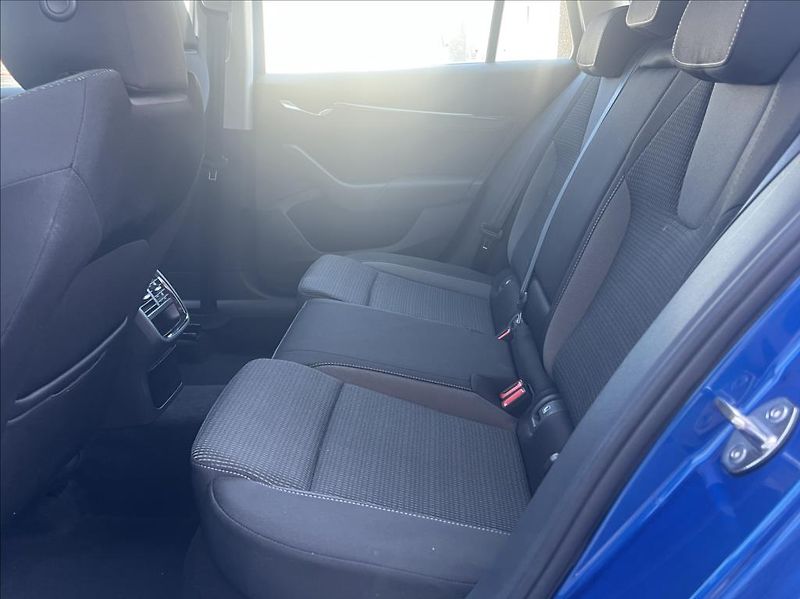 Škoda Octavia 2,0 TDI 85kW Ambition Combi - fotka 13 z 31