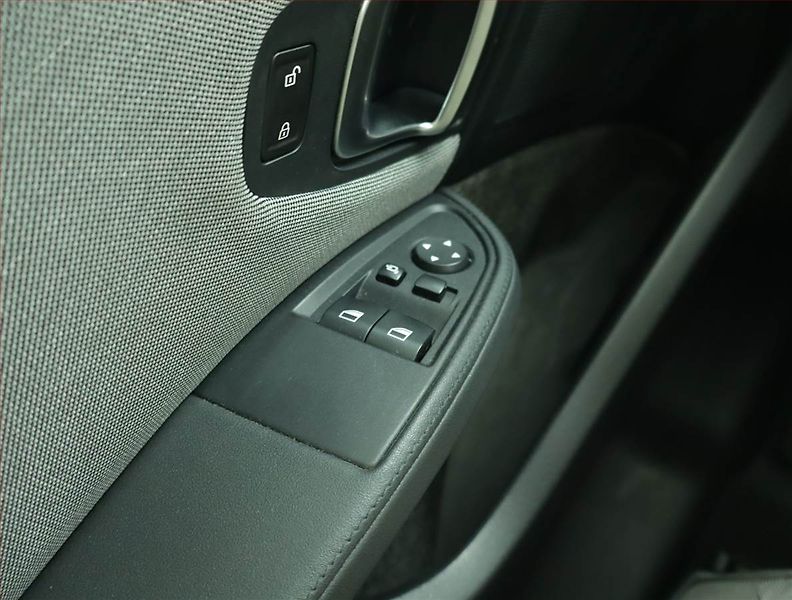 BMW i3 (2021) 120Ah BEV, SoH 92% - fotka 15 z 18