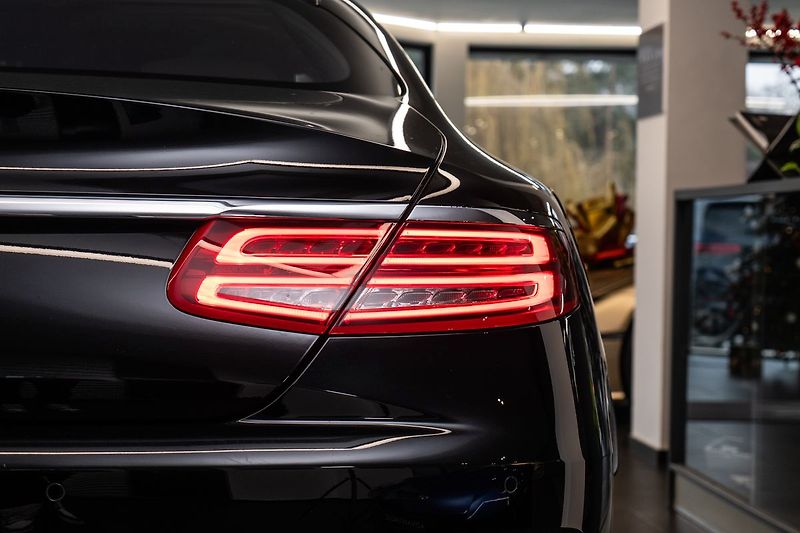Mercedes-Benz Třídy S 4MATIC coupé - fotka 24 z 24