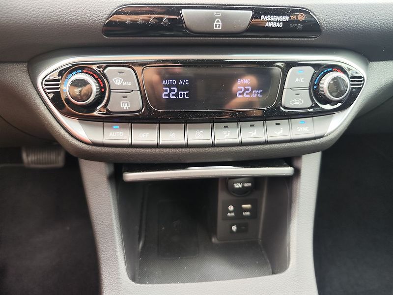 Hyundai i30 1.4 T-GDI/103kW Style Premium - fotka 22 z 38