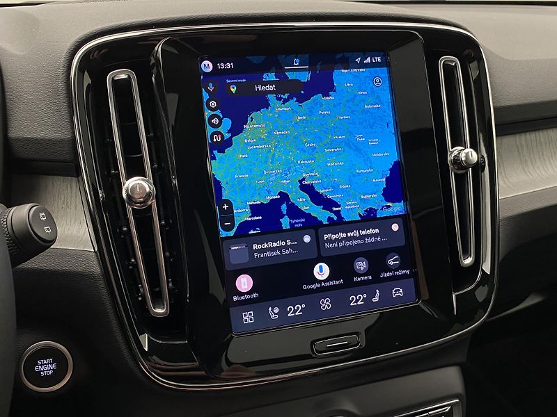 Volvo XC40 (2026) B3 AUT DARK ULTRA - fotka 40 z 66