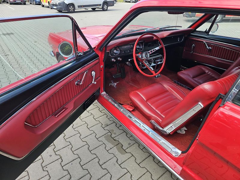 Ford Mustang (1964) - fotka 3 z 5