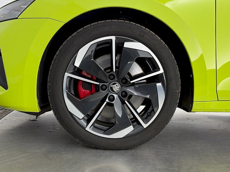 Škoda Octavia (2025) DSG 2.0TSI 195kW RS - fotka 31 z 31