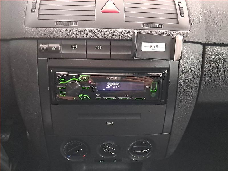 Škoda Fabia (2001) 1.4 16V, nová STK, Tažné - fotka 12 z 15