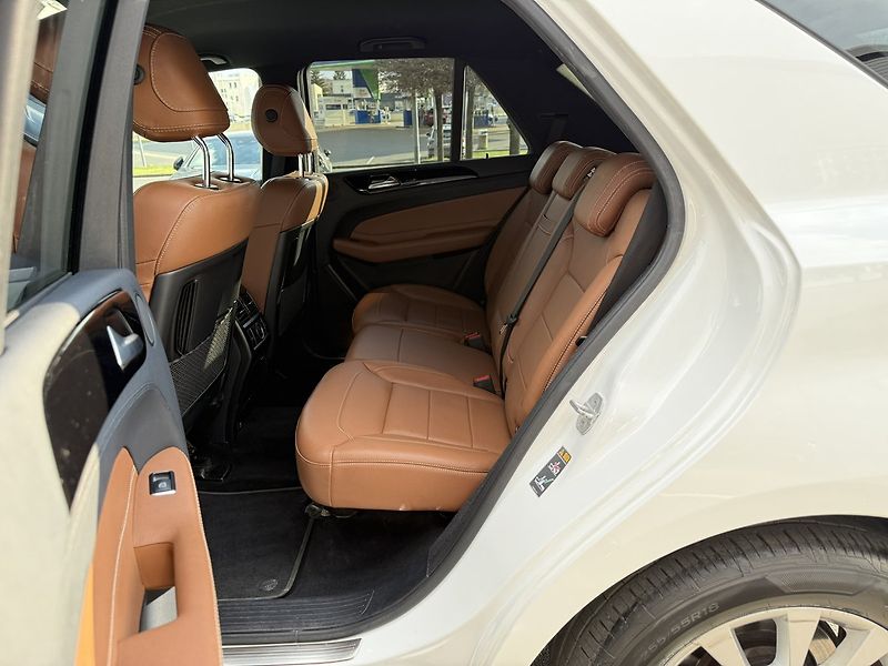 Mercedes-Benz GLE (2017) 350 d 4MATIC SUV - fotka 15 z 48