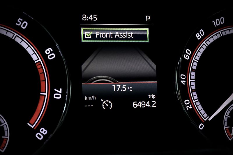 Škoda Octavia 3 FL 2.0 TSI 180 kW DSG RS - fotka 28 z 36
