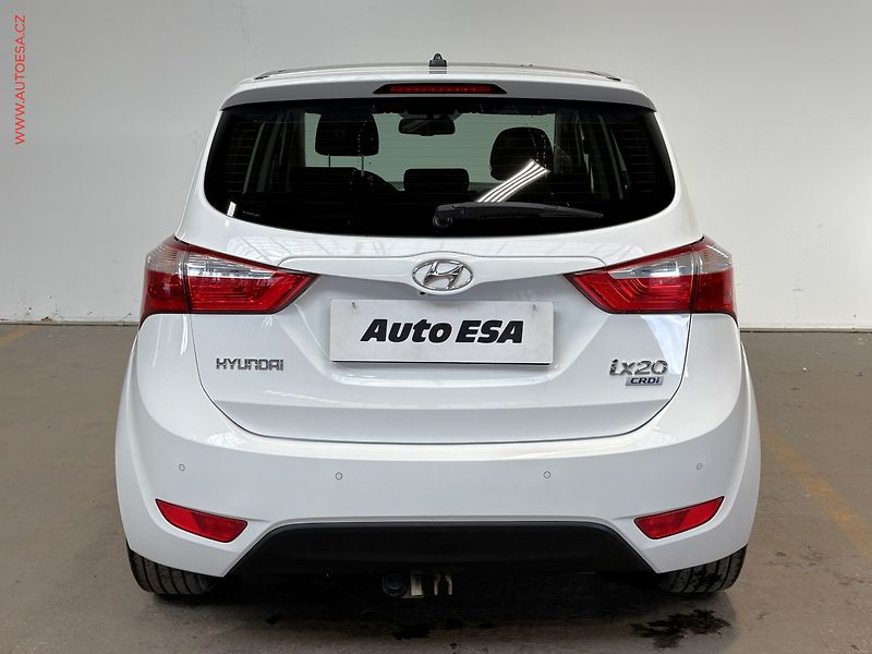 Hyundai ix20 (2016) 1.6 CRDi, Executive, panor - fotka 5 z 16