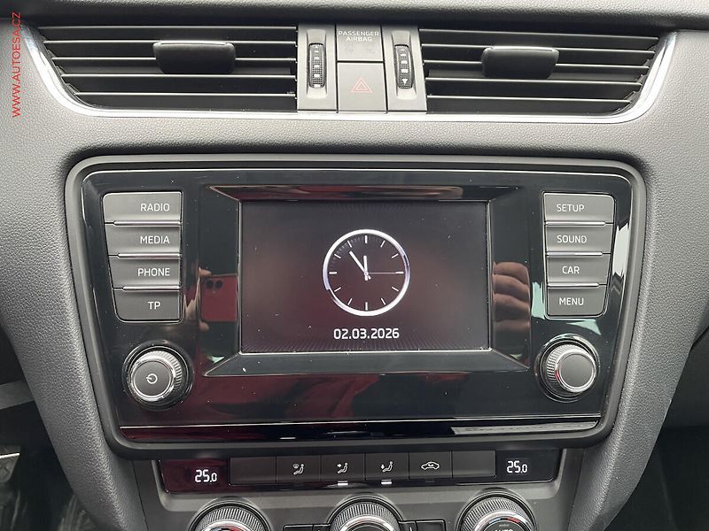 Škoda Octavia (2014) 2.0 TDi, Elegance, +kola - fotka 11 z 21
