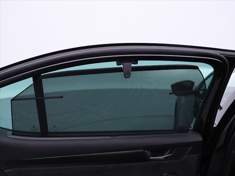 Škoda Superb 2,0 TDI DSG 4x4 Sportline DPH - fotka 29 z 36