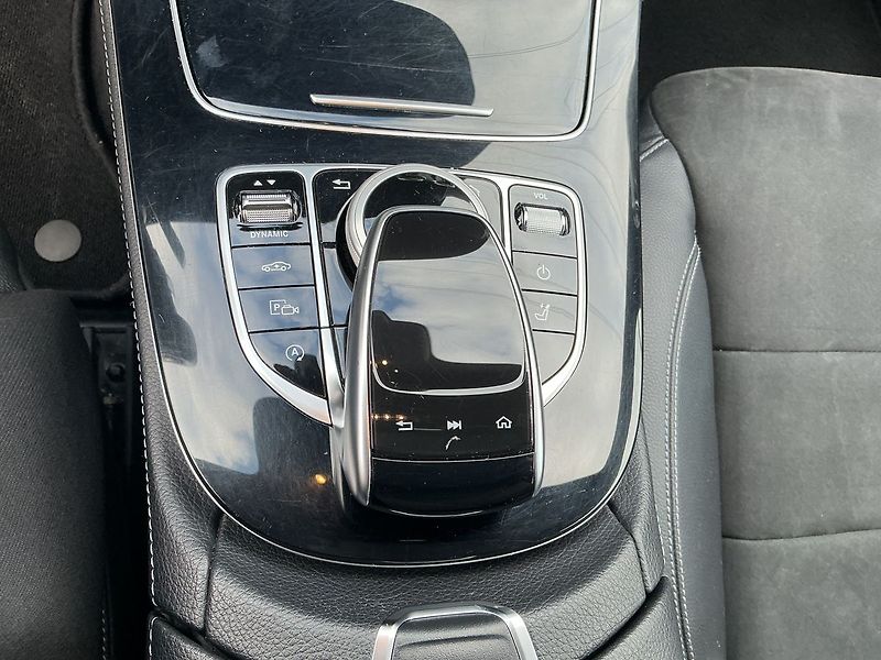 Mercedes-Benz Třídy E 350 d AVANTGARDE 4MATIC - fotka 13 z 25