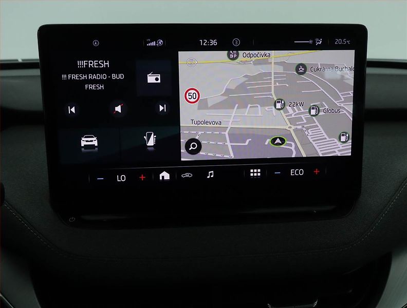 Škoda Enyaq (2021) Suite 60 (62 kWh), SoH 92% - fotka 12 z 23