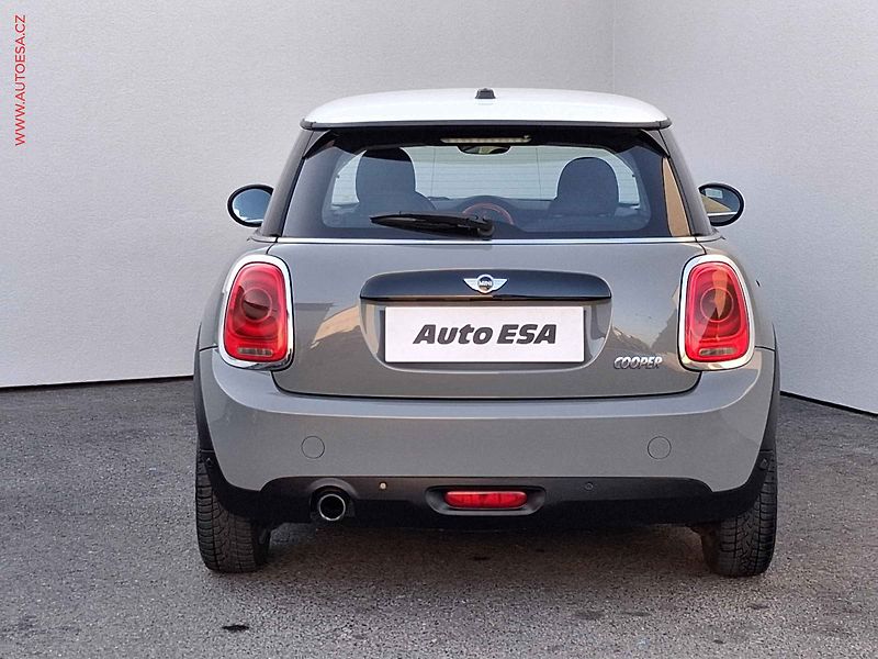 Mini Cooper (2017) 1.5i, LED - fotka 5 z 14