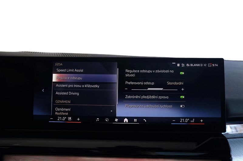 BMW Řada 5 550e xDrive Touring - fotka 18 z 33