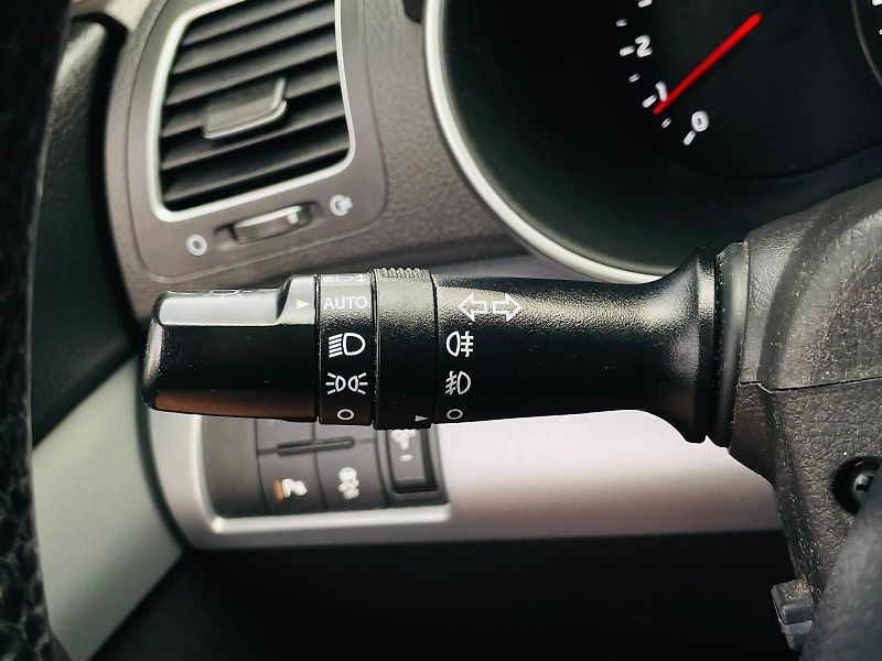 Kia Sorento 2.2D 4x4 MANUÁL KAMERA TAŽNÉ - fotka 43 z 48