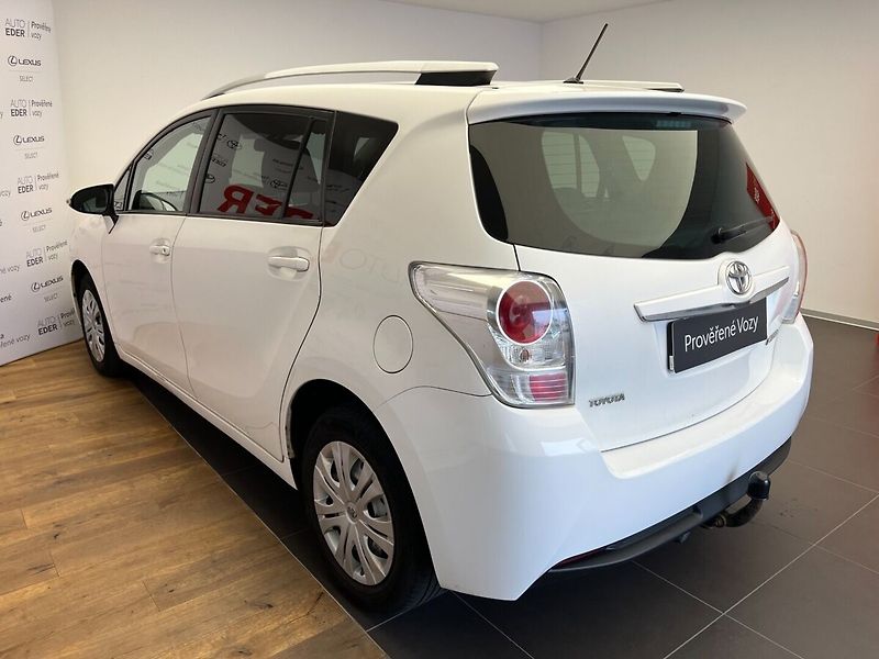 Toyota Verso 1.8 Valvematic Active - fotka 6 z 24