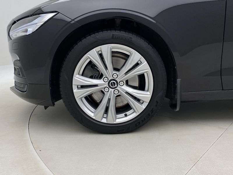 Volvo V90 B4 MOMENTUM AUT  - fotka 35 z 45